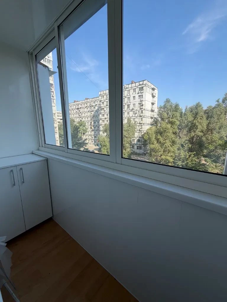 Продам 3-кімнатну квартиру, Сонячний