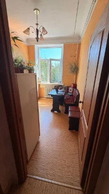 Продам 2 комнатную Сталинку в центре