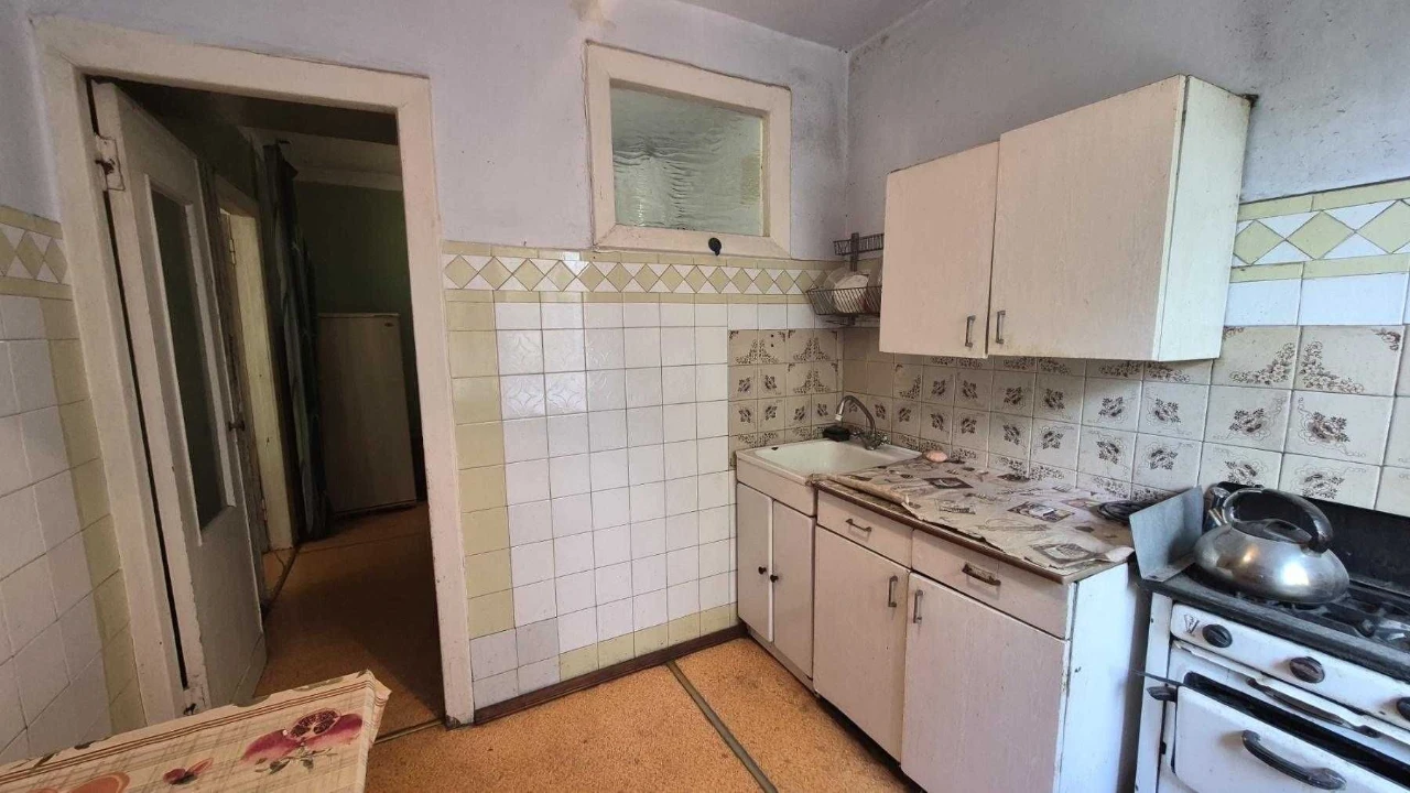 Продам 2-к квартиру, 4/5 пов, на вул. Варненській/100-я школ