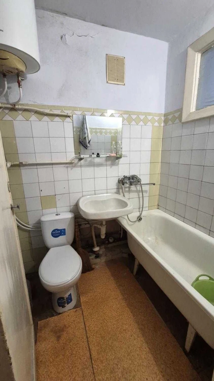 Продам 2-к квартиру, 4/5 пов, на вул. Варненській/100-я школ