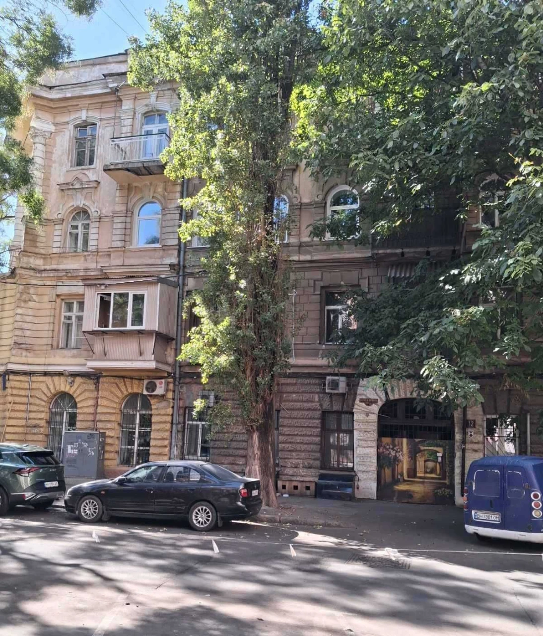 Продам  большую  квартиру  в Центре  города.