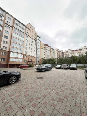 Терміновий продаж дворівневої квартири в обжитій новобудові