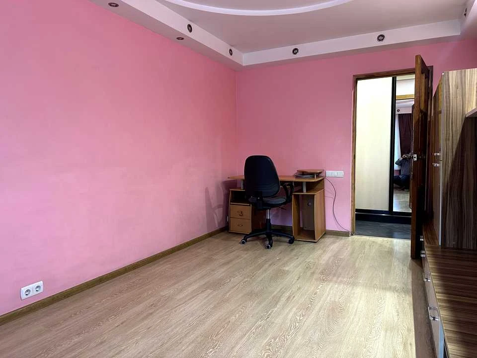 Квартира. Київ, Васильківська вул.