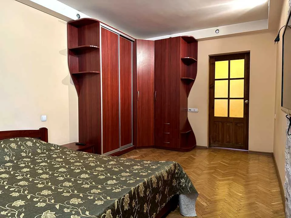 Квартира. Київ, Васильківська вул.