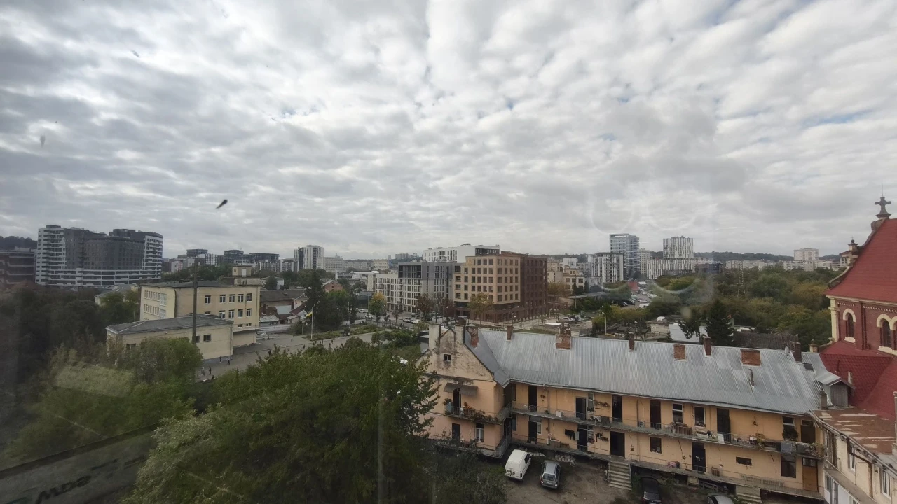 Пропоную на  продаж простору квартиру в новобудові по вул. Л