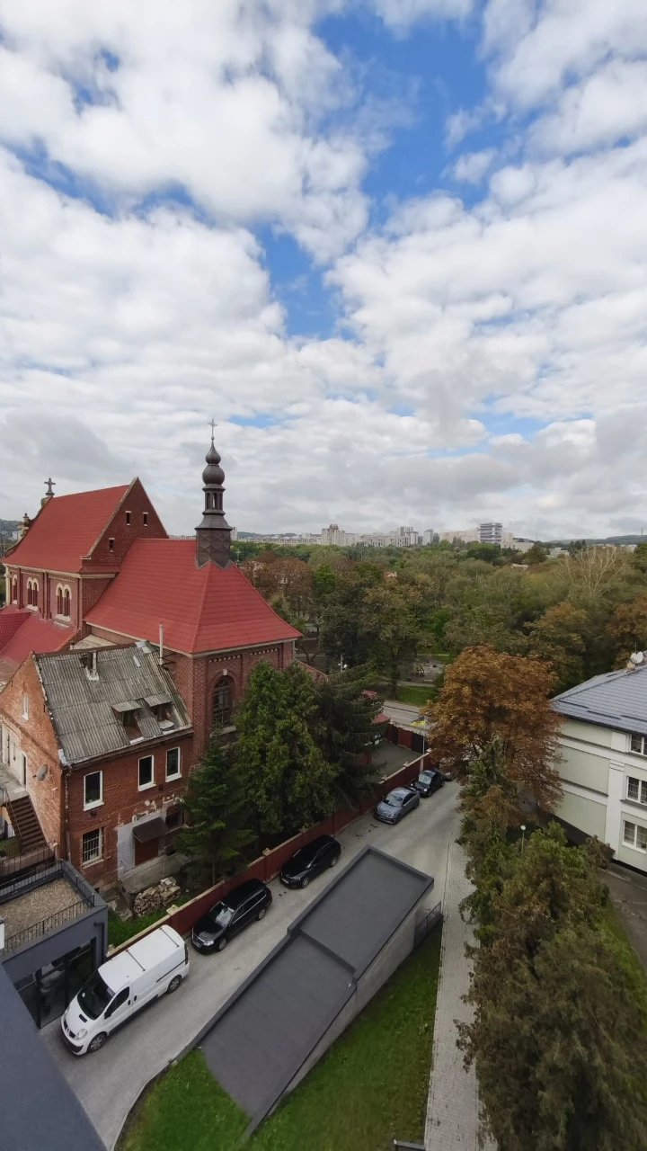 Пропоную на  продаж простору квартиру в новобудові по вул. Л