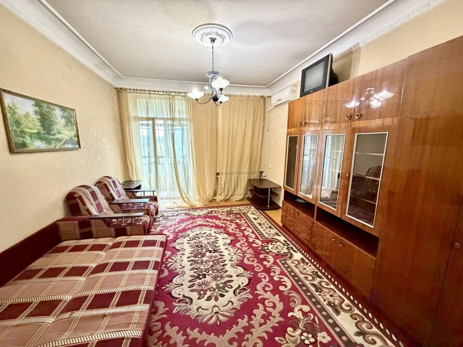 Продам 2к квартиру Сталінка пр. Яворницького