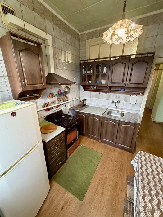 Продам 2к квартиру Сталінка пр. Яворницького