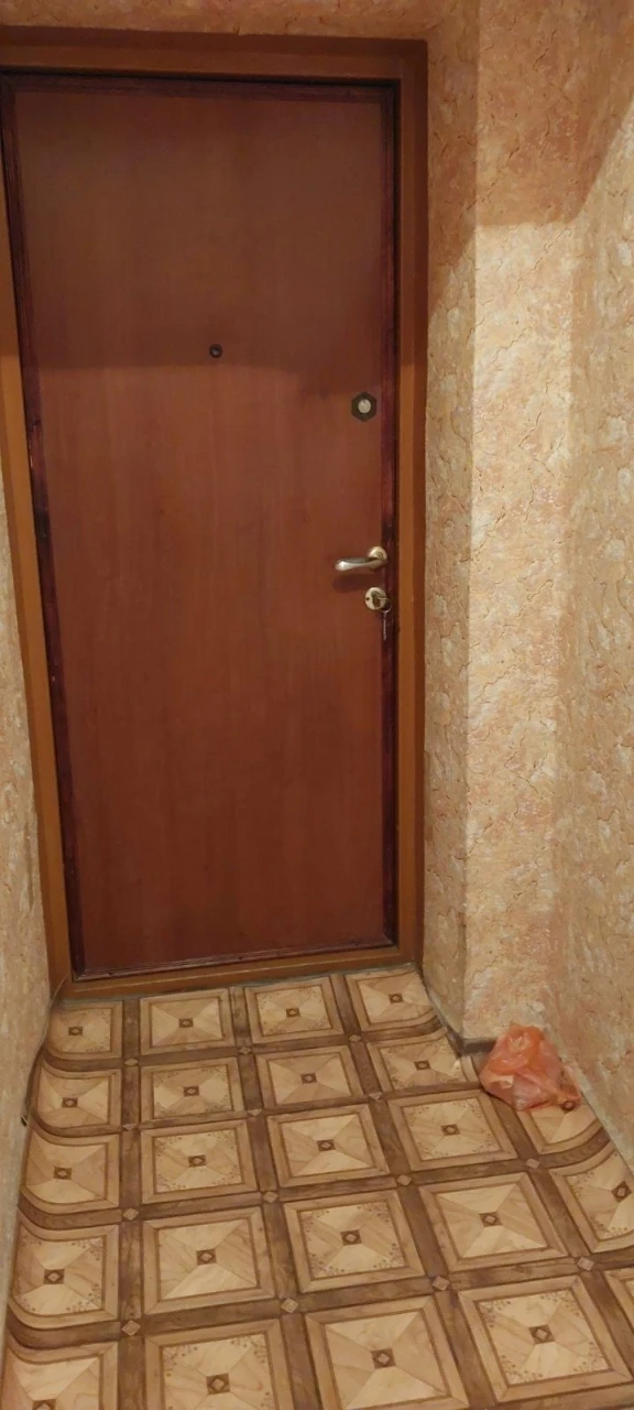 Терміново продається  2-хкімнатна квартира.Центр .