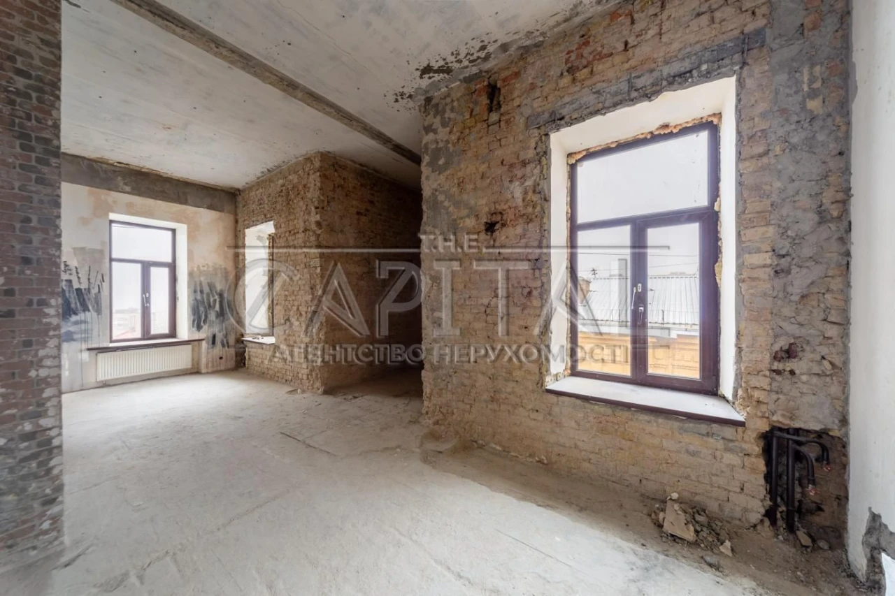 Продаж квартири, вул. Гончара Олеся, Центр, Київ