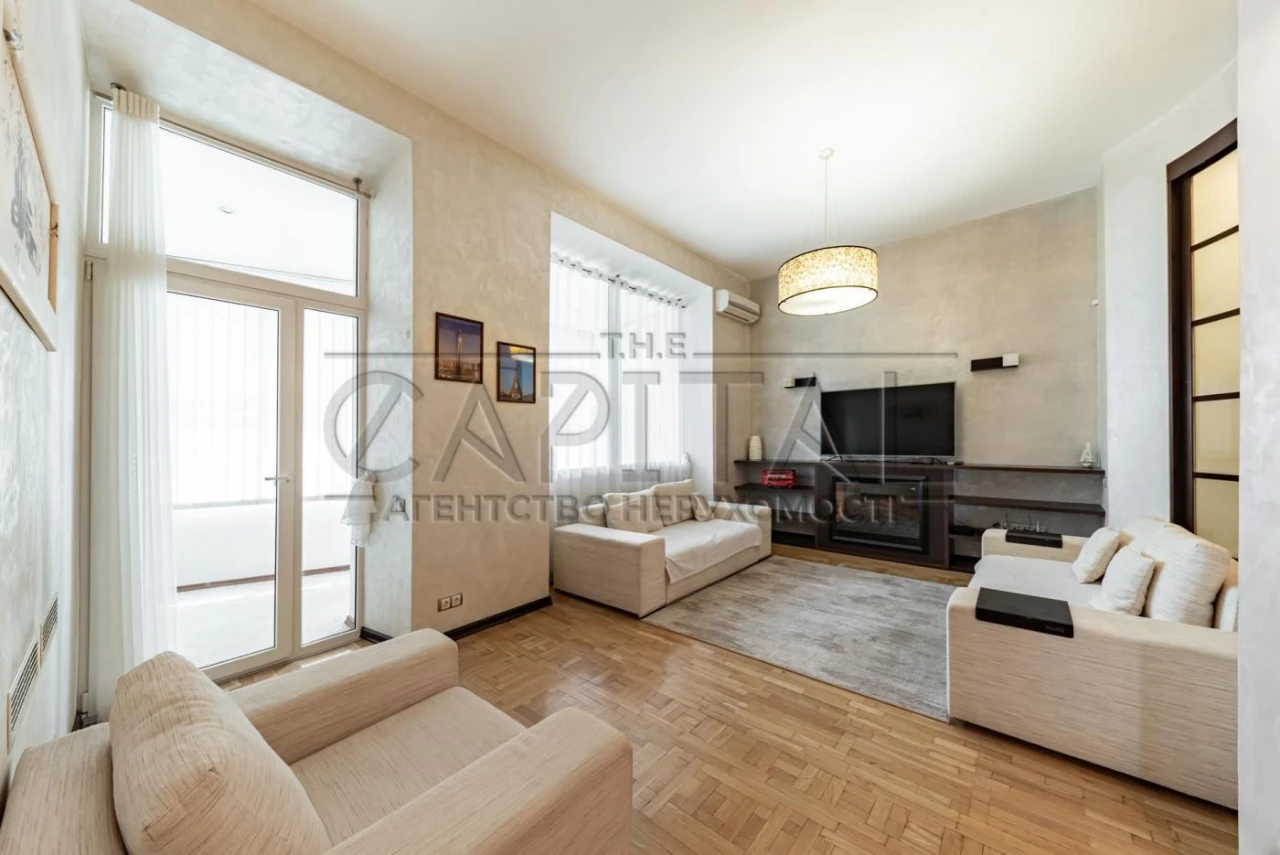 Продаж 2к квартири, вул. Велика Васильківська, Центр, Шевчен