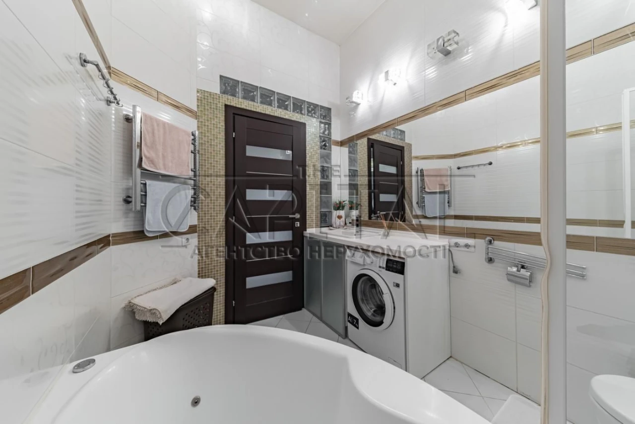 Продаж 2к квартири, вул. Велика Васильківська, Центр, Шевчен