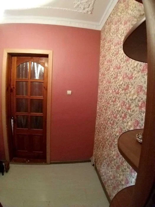 A house on 11 acres of land in Slobodka is for sale.