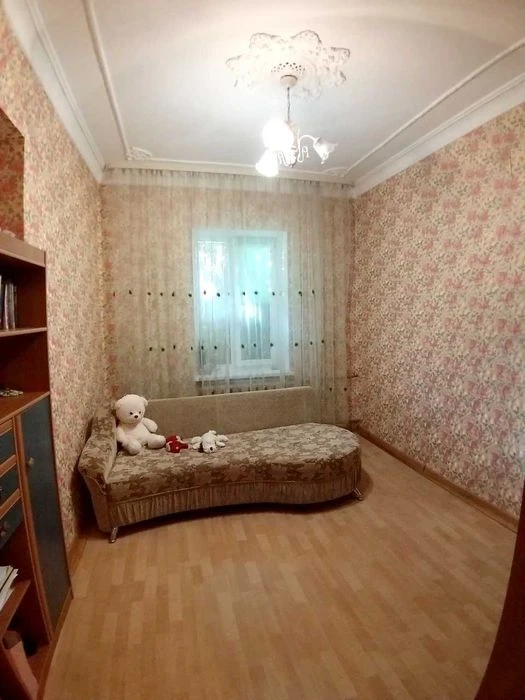 A house on 11 acres of land in Slobodka is for sale.