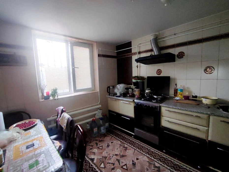 A house on 11 acres of land in Slobodka is for sale.