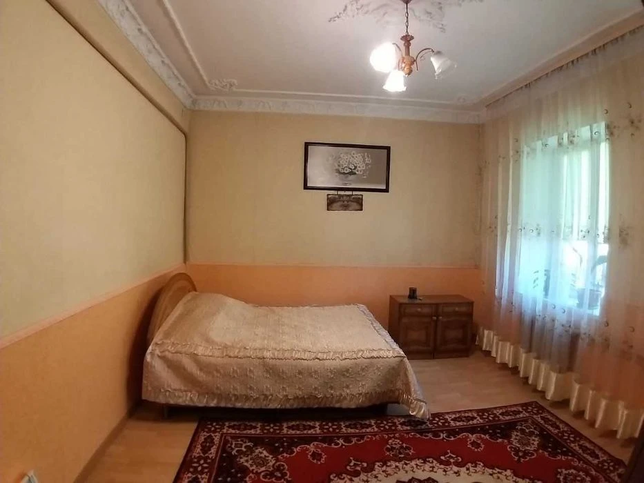 A house on 11 acres of land in Slobodka is for sale.
