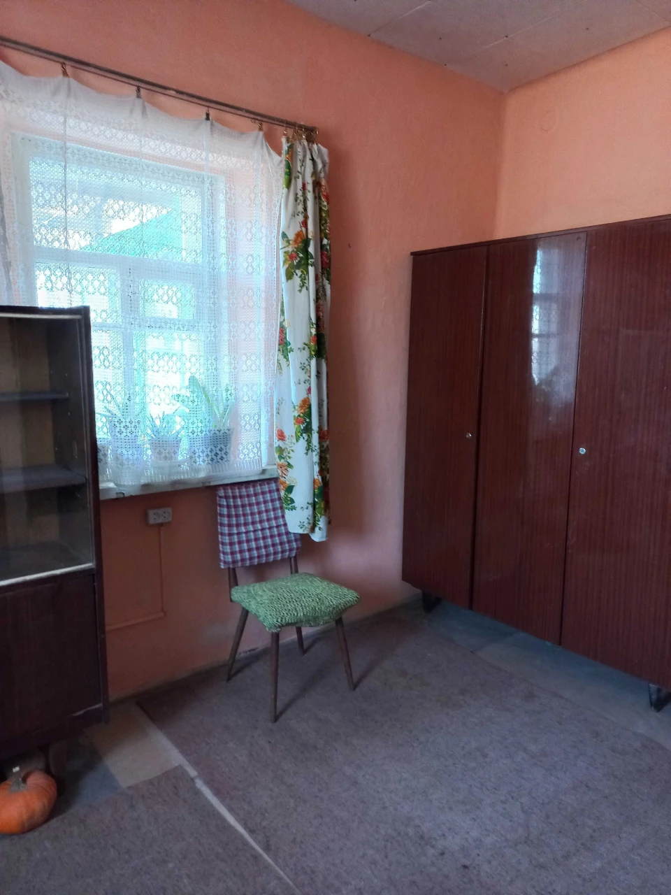 Продам частину будинку із земельною ділянкою в м. Полтаві
