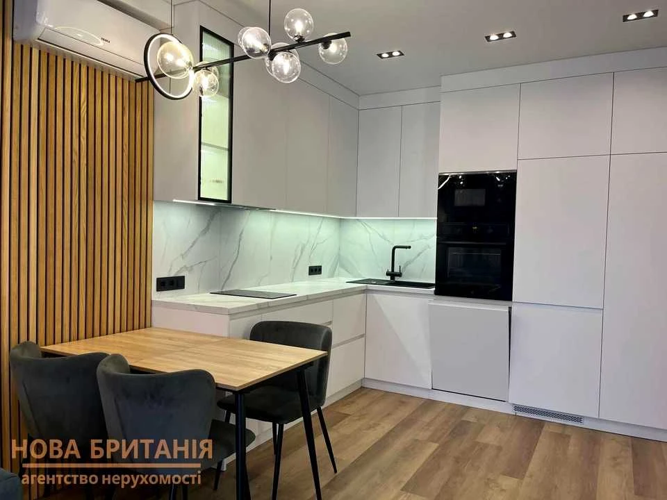 Квартира. Київ, Михайла Максимовича вул.