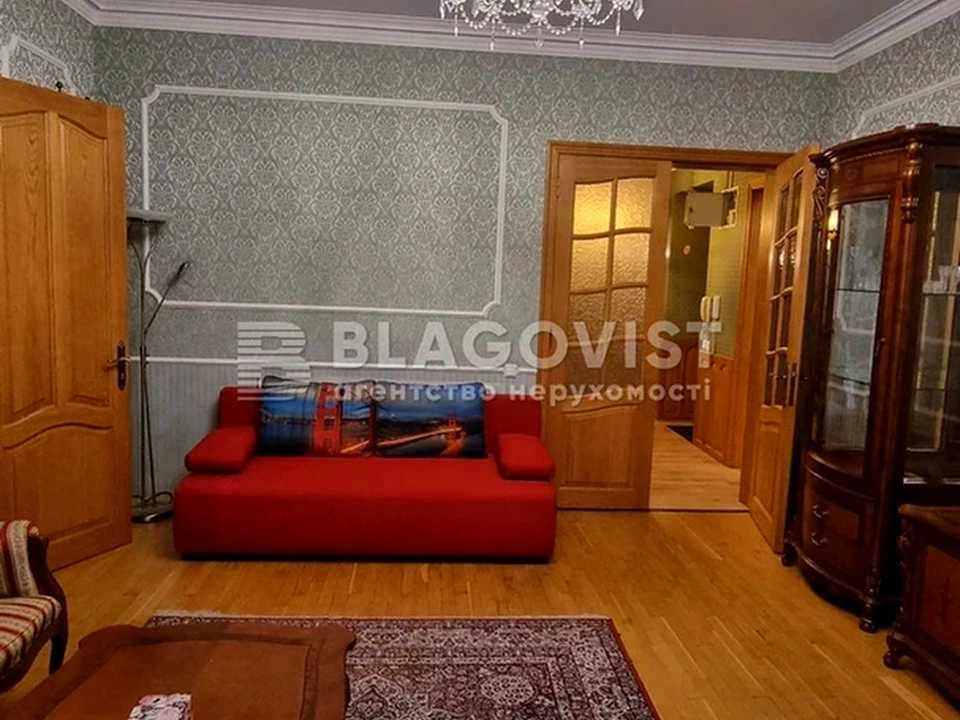 Квартира. Київ, Інститутська вул.