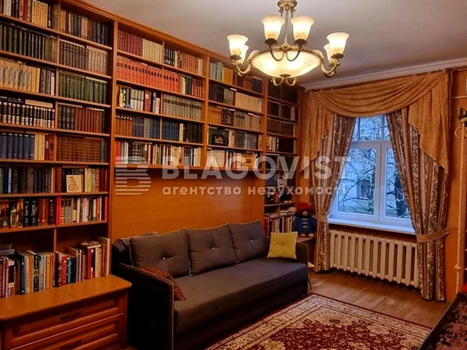 Квартира. Київ, Інститутська вул.