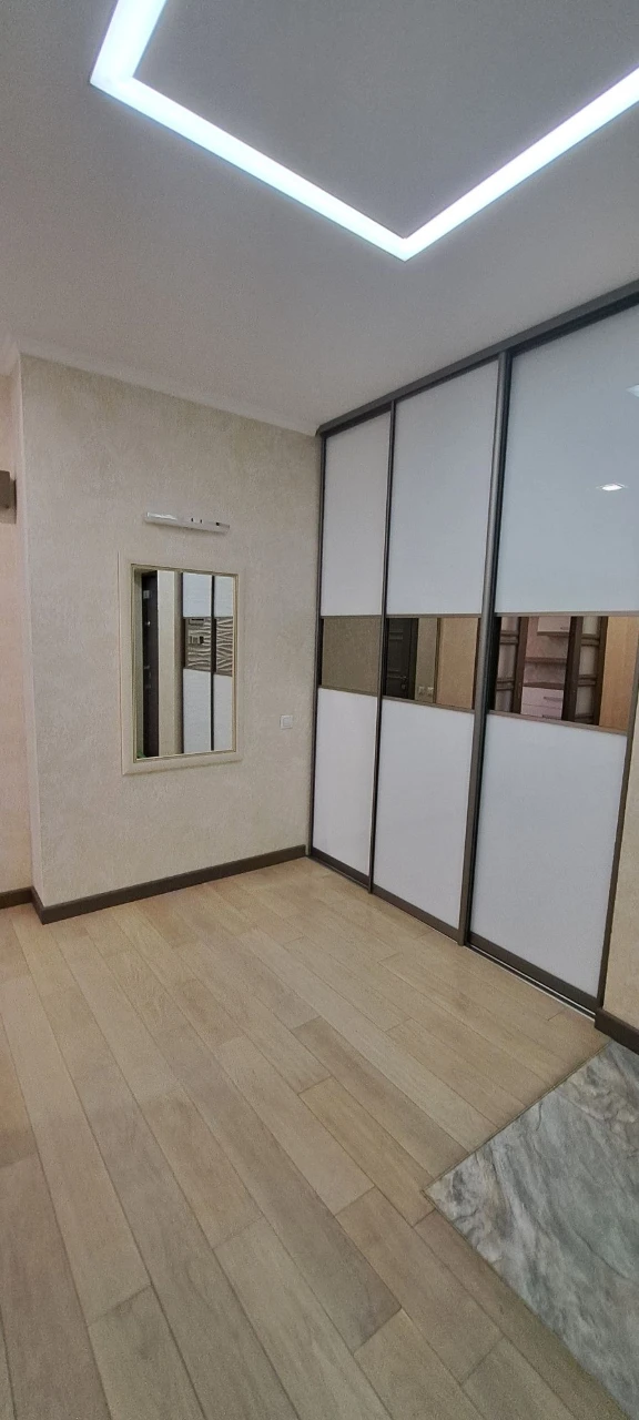 Продається світла, простора 3-х кімнатна квартира по вул. Аб