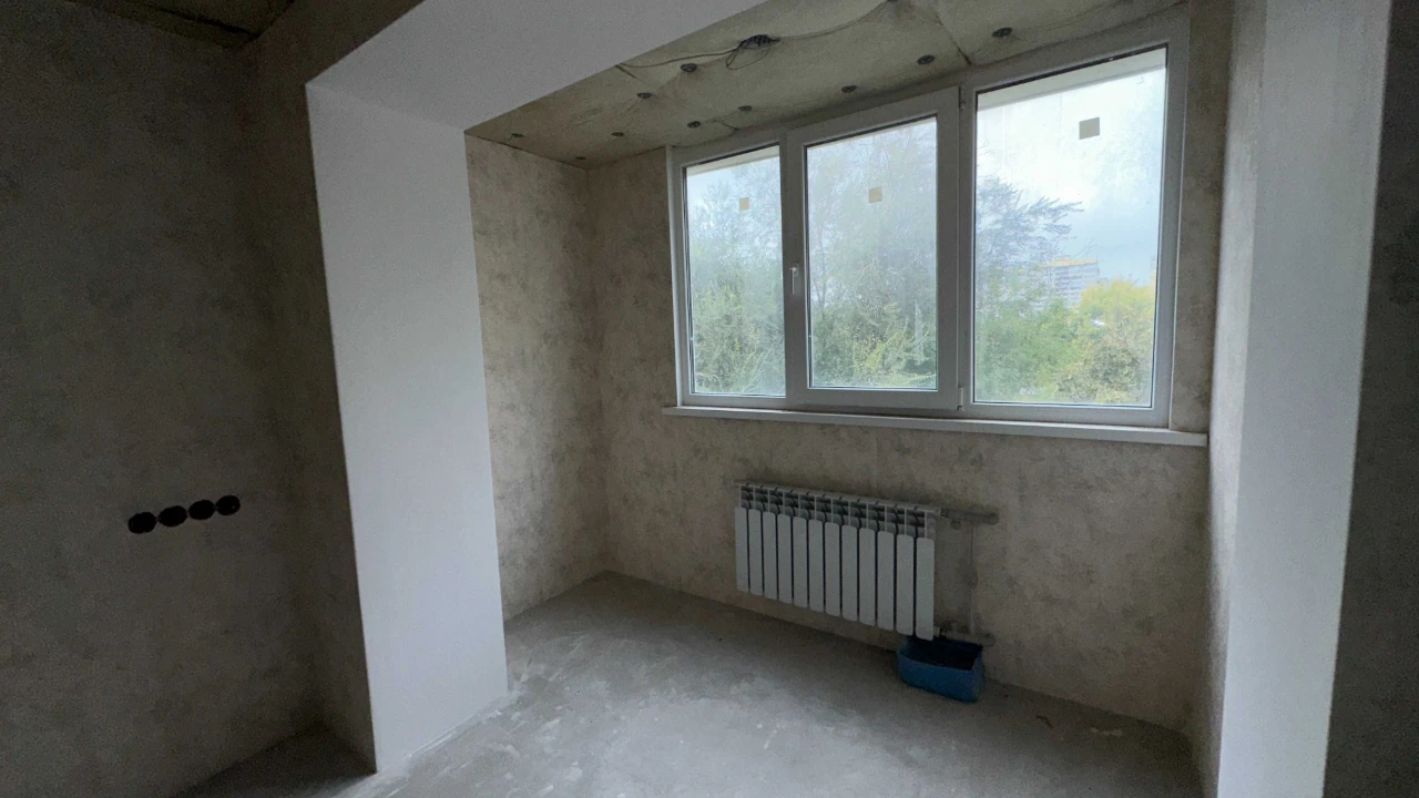 продажа 2-х комнатной квартиры с ремонтом на Надежды Алексее