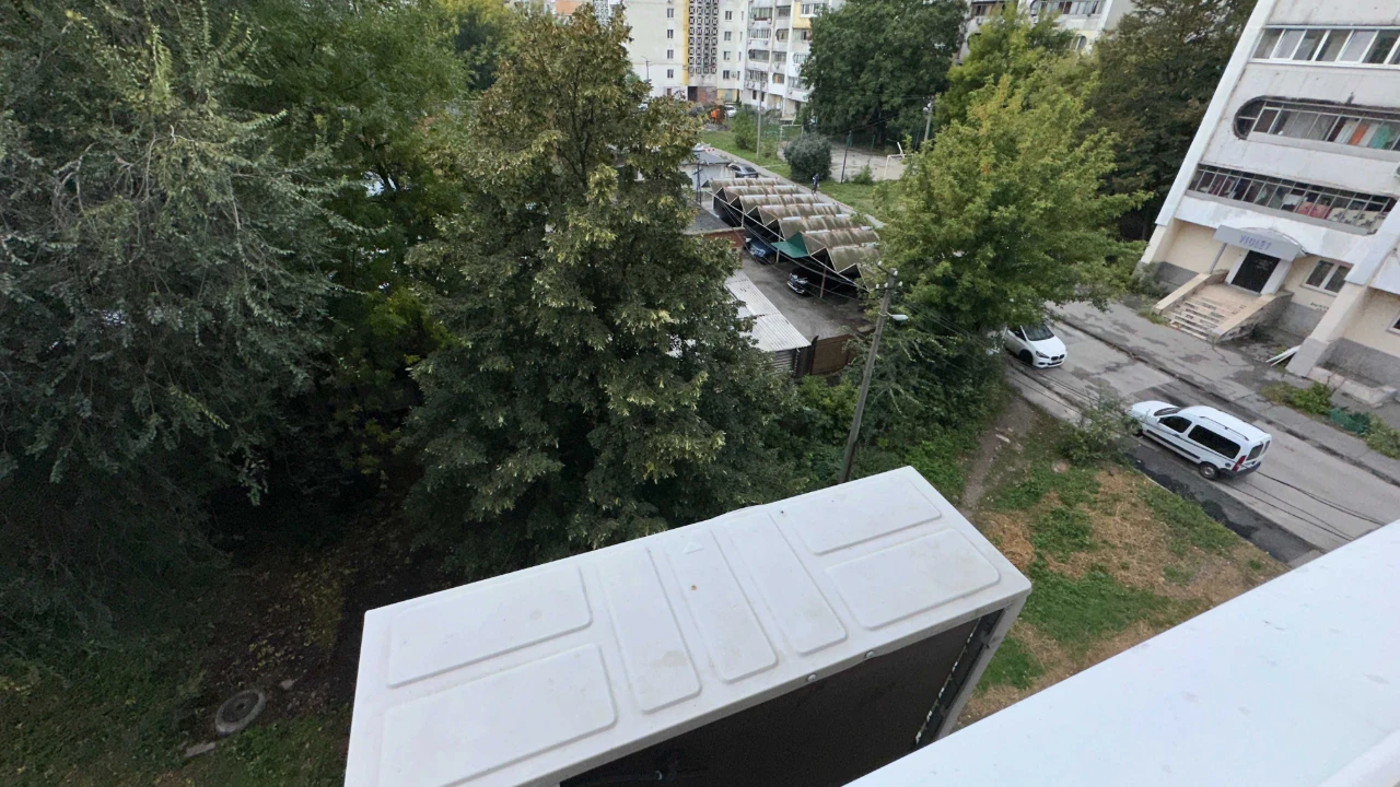 продажа 2-х комнатной квартиры с ремонтом на Надежды Алексее