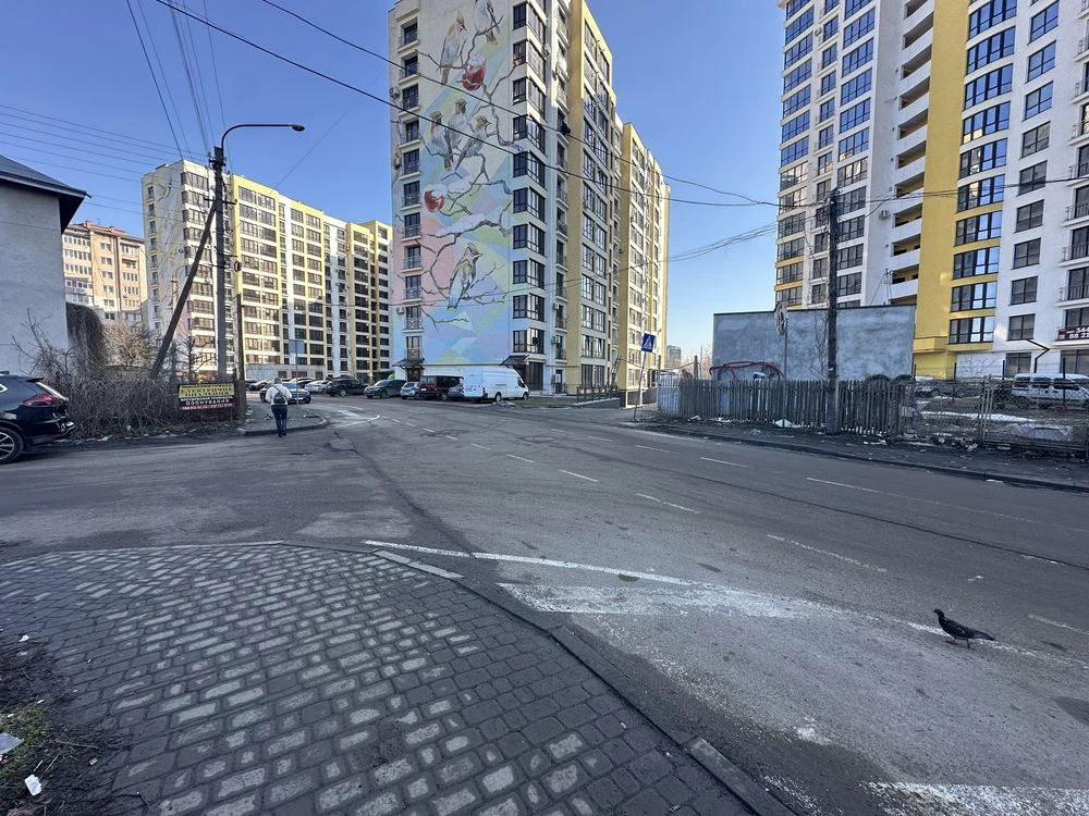 Продам земельну ділянку в місті 8.3 соток
