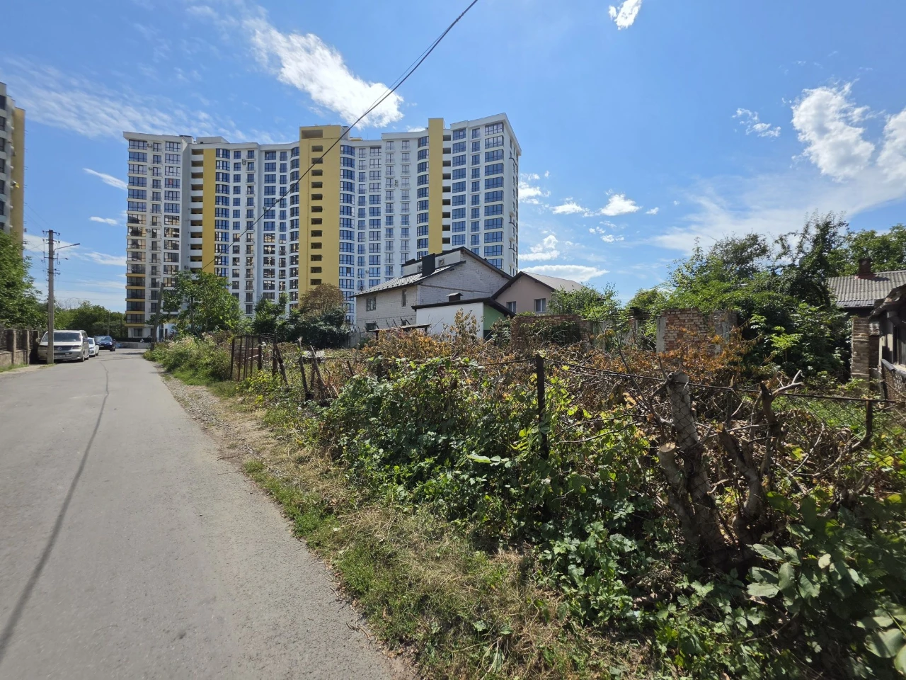 Продам земельну ділянку в місті 8.3 соток