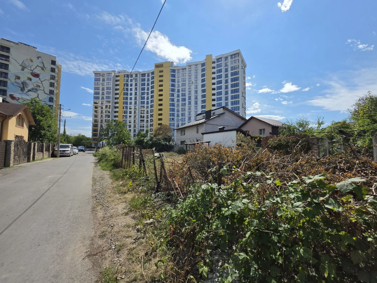 Продам земельну ділянку в місті 8.3 соток