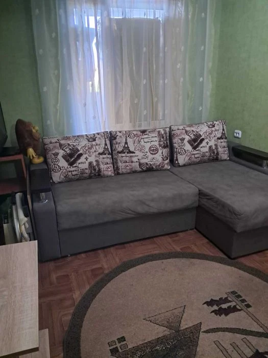 For sale 2-room apartment in a brick building, 5 minutes from the Vokzalnaya metro station.