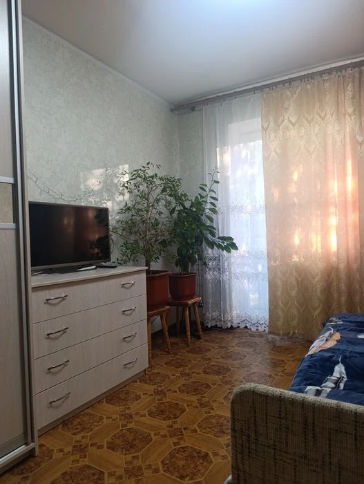 РЕАЛЬНА 1к малосімейка ж/м Червоний камінь