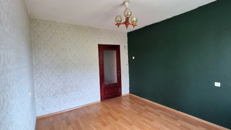 Продам 2-к.кв. 48.4 м² с раздельными комнатами! Комфортный 5