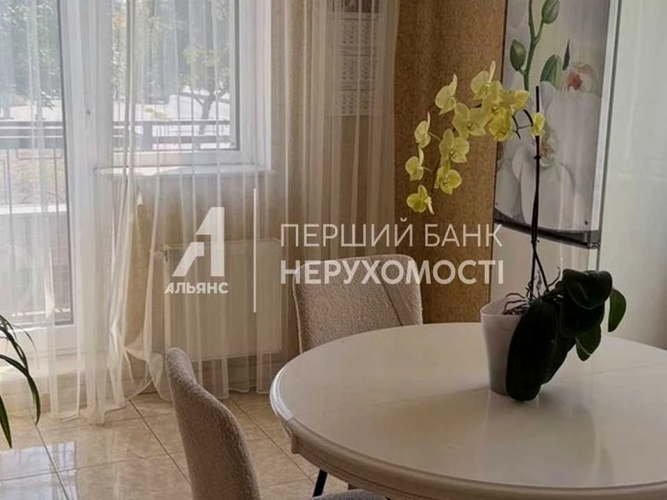 Квартира. Одеса, Перлинна вул.