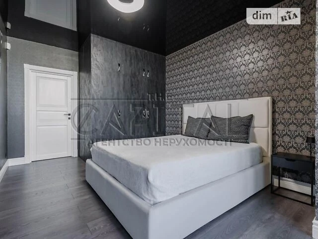 Sale of 3-room apartment 100 sq. m on Beresteyskyi Avenue 67G • I