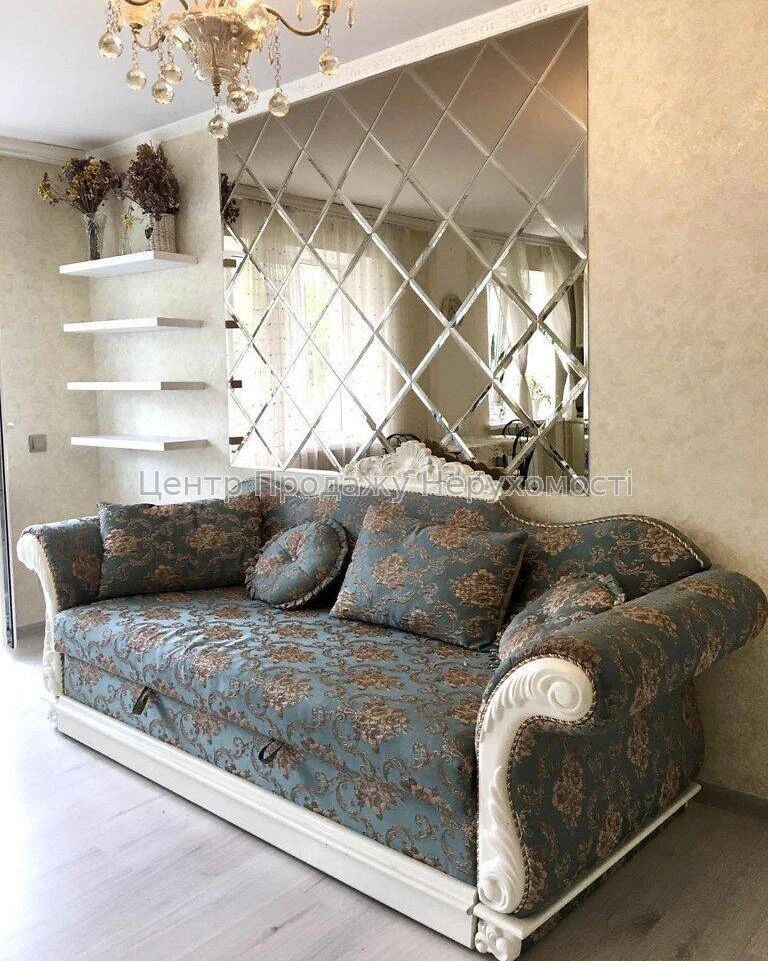 Продаж 2-кімн. кв, 5/5 пов, 45 м² у Києві. Відмінне розташув