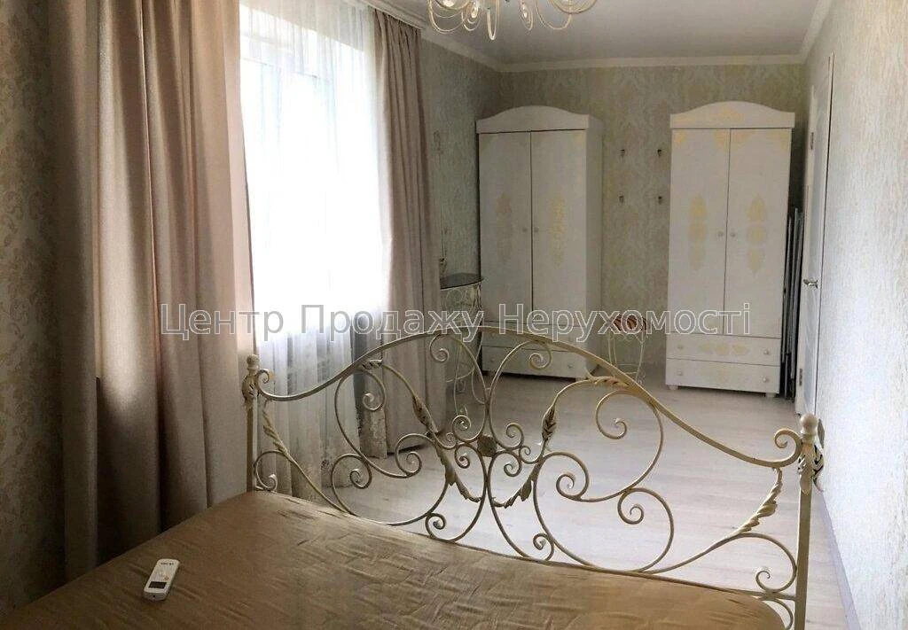 Продаж 2-кімн. кв, 5/5 пов, 45 м² у Києві. Відмінне розташув