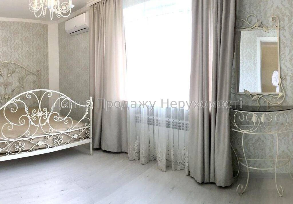 Продаж 2-кімн. кв, 5/5 пов, 45 м² у Києві. Відмінне розташув