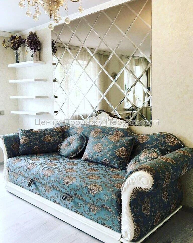 Продаж 2-кімн. кв, 5/5 пов, 45 м² у Києві. Відмінне розташув