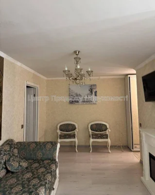 Продаж 2-кімн. кв, 5/5 пов, 45 м² у Києві. Відмінне розташув