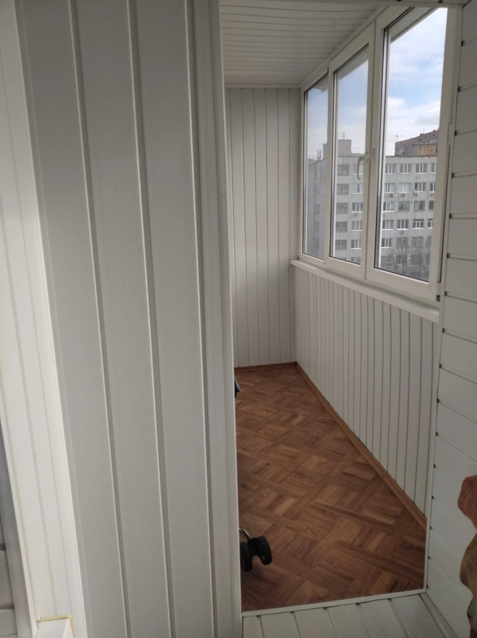 Продам 1 квартиру " чешку" низ проспекта О.Поля