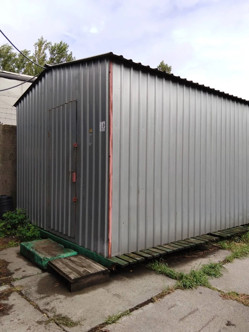 Продам гараж склад приміщення Розбірний