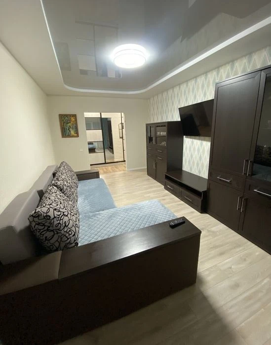 Утеплена 3к з заміненою проводкою, вікнами, зручний поверх 2