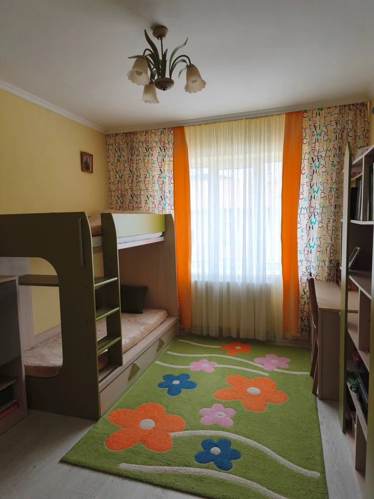Продаж 2 к квартири 64 м2.  Боздош