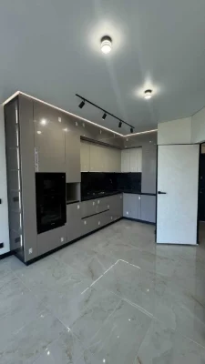 Продаж  1 кім. квартири з ремотом +кухня студія, у новобудов