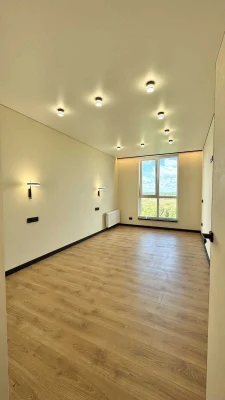 Продаж  1 кім. квартири з ремотом +кухня студія, у новобудов
