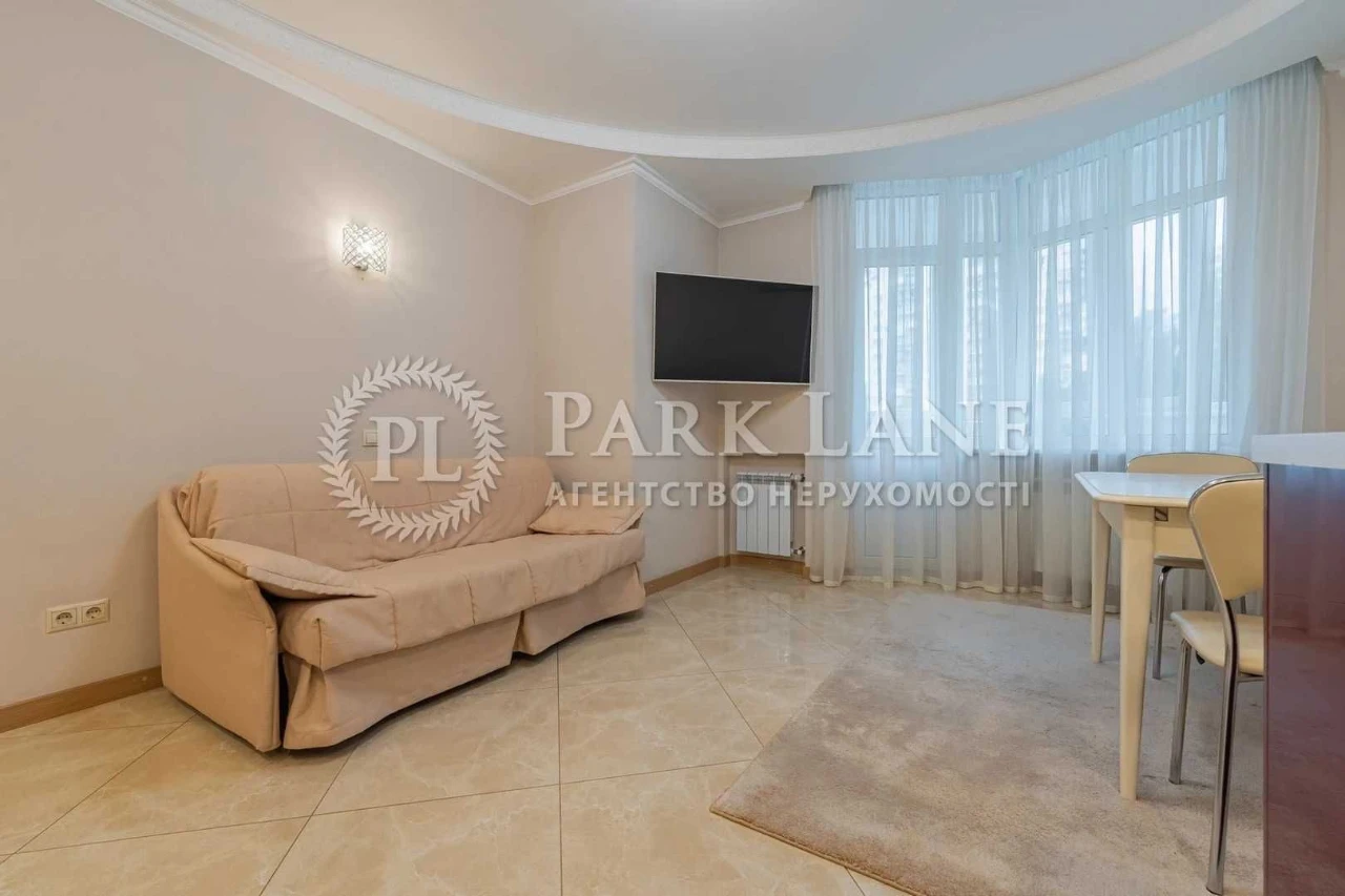 Продаж 1к квартири 53 кв м з ремонтом Липківського 18  Солом
