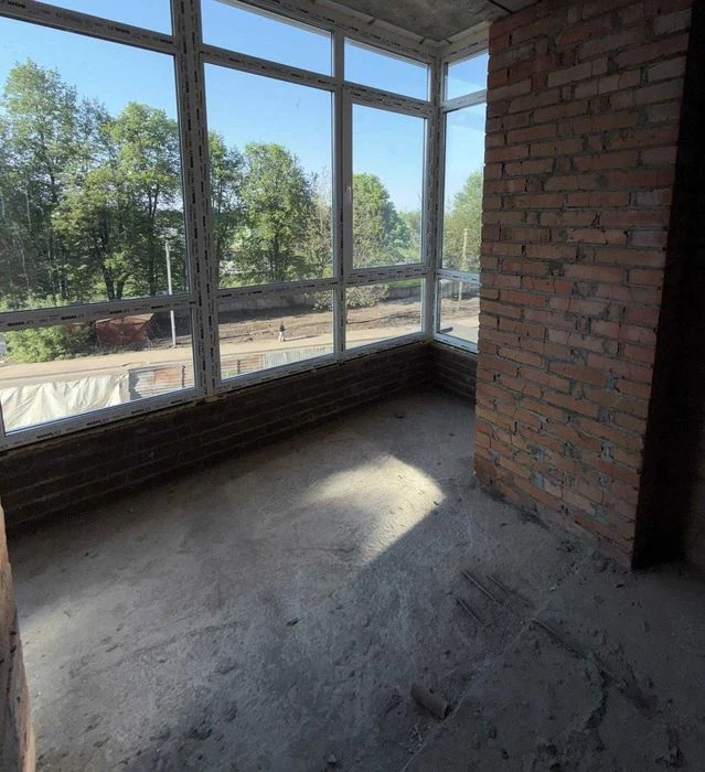 продам 3 кімнатну квартиру в новобудові