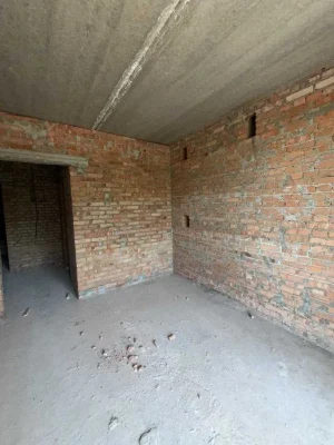 продам 3 кімнатну квартиру в новобудові