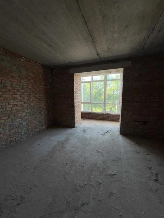 продам 3 кімнатну квартиру в новобудові